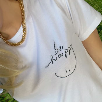 Camiseta Be Happy