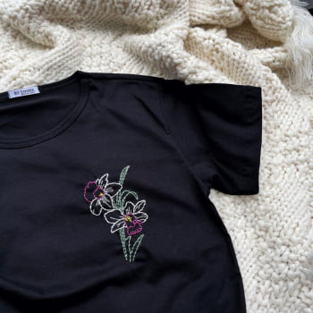 Camiseta Orquídea