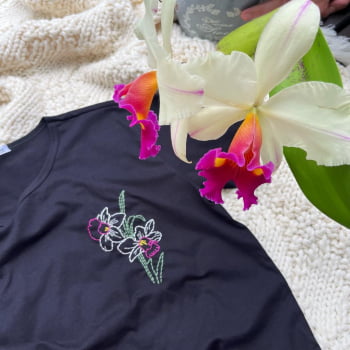 Camiseta Orquídea