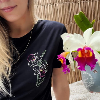 Camiseta Orquídea