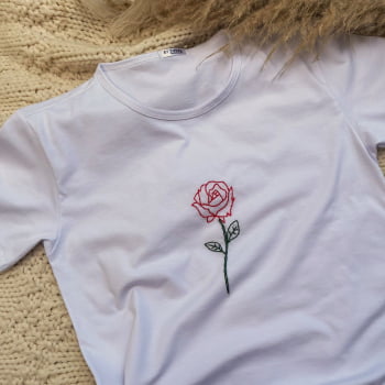 Camiseta Rosa Vermelha