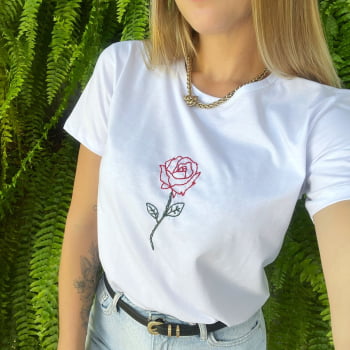 Camiseta Rosa Vermelha