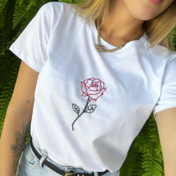 Camiseta Rosa Vermelha